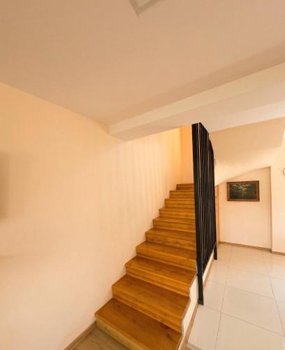 MV Cottage 2 - Two-Bedroom Villa in Tsemi
