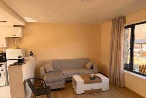 MV Cottage 2 - Two-Bedroom Villa in Tsemi