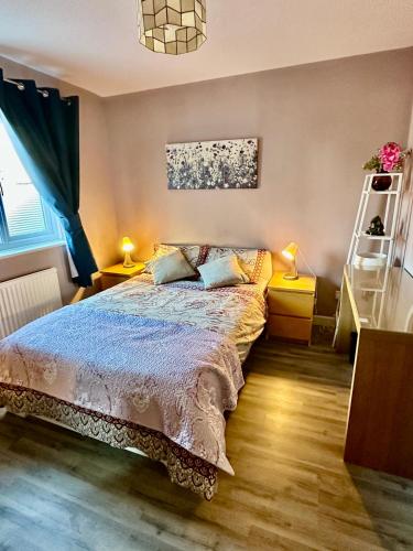 NKN Cosy maisonette Dartford station free parking