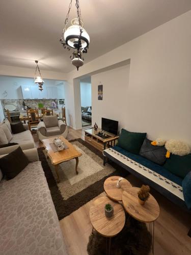 Famely apartmen in ลาคูริก