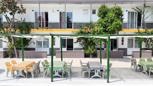 Hillside Apart House in Manavgat