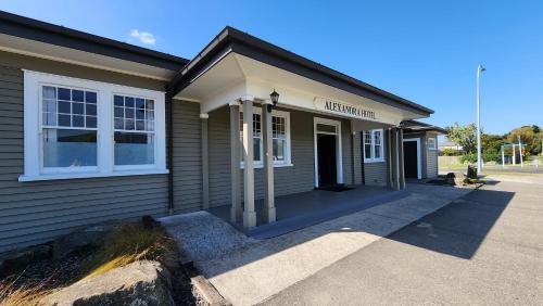 Viesnīcas āriene, Alexandra Hotel in Pirongia