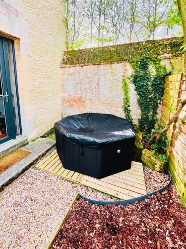 Dārzs, Gîte Avec Jacuzzi Chic & Cosy entre Caen et la Mer en Normandie (Gite Avec Jacuzzi Chic & Cosy entre Caen et la Mer en Normandie) in Epron (Lower Normandy)