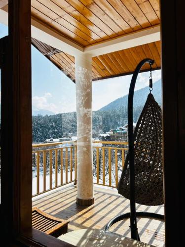 Hostelam The Mountain Story in Manali