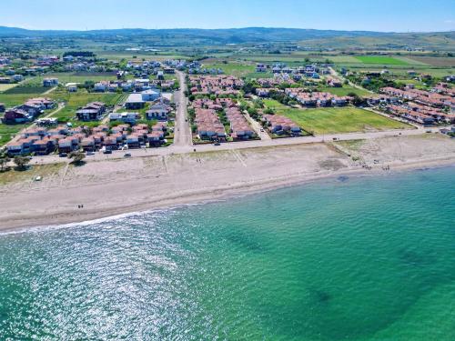 Wonderful seaside duplex villa in Güneyli