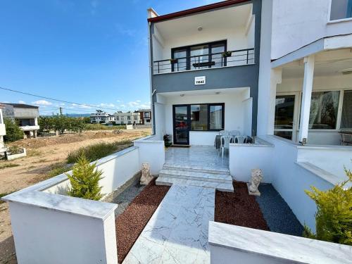 Wonderful seaside duplex villa in Güneyli