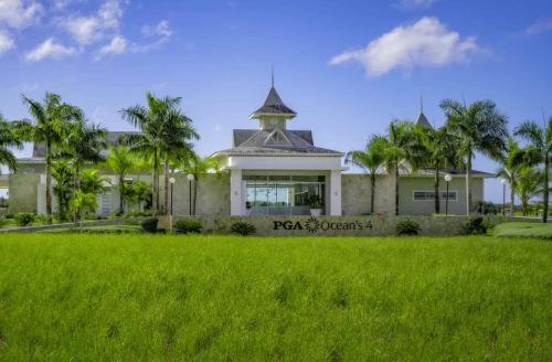 Golf course [on-site], Elegant Seaside Villa Steps to Beach & Golf Course in La Caña