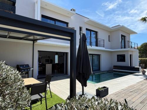 Magnifique Villa moderne à 10 minutes des plages - Location, gîte - Cagnes-sur-Mer