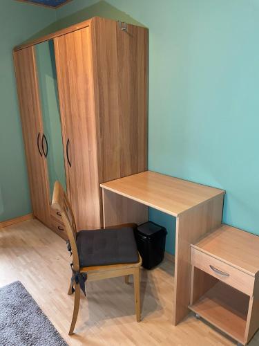 Gästezimmer mit eigenem Bad und Balkon im Herzen von Langen - nahe FFM (Gastezimmer mit eigenem Bad und Balkon im Herzen von Langen - nahe FFM) in Langen (Hessen)