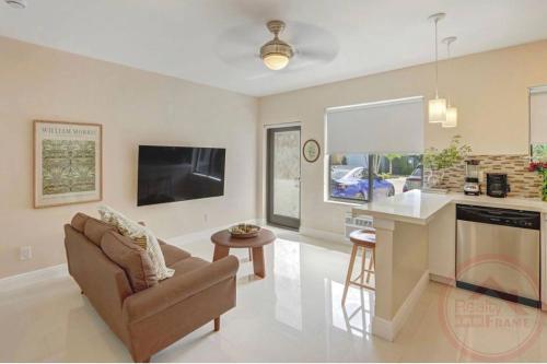 Open-Concept Urban Stay