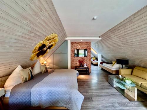 1 double bed, 2 twin beds, 1 sofa bed