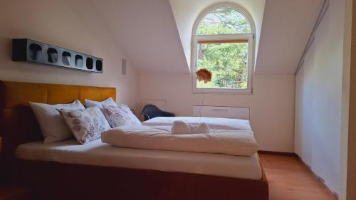 Mansarde Zeder in Privatvilla im Zentrum Merans, Imst