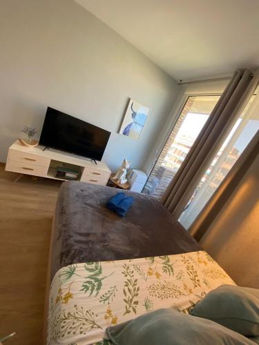 room detail thumbnail 2