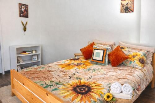Beautiful Stay Near Downtown in Oleander Sunset in 夾竹桃日落