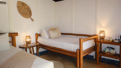 1 double bed, 2 twin beds