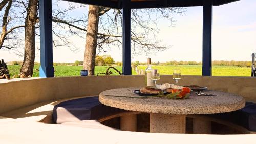Maison en pierre avec jardin clos, 7 pers , Calme près de Nantes et Rennes gîte à louer Nozay