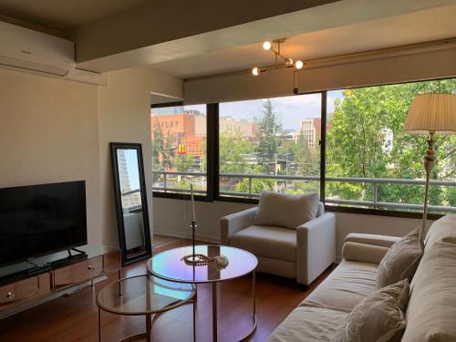 Cómodo departamento frente a Mall Parque Arauco