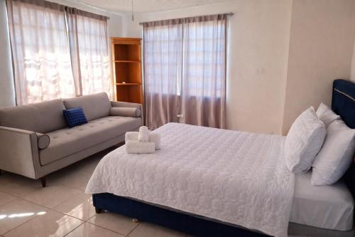 Dorado Costa De Oro Beach 2 Bedroom Oceanfront by Rentalspr in 多拉多