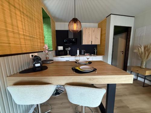 Konyha, Capstay Dinant in Dinant