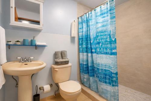 Душ, 6 bedsroom 5 baths Walk to beach Homes Dorado, Puerto Rico by Rentalspr in Кароліна