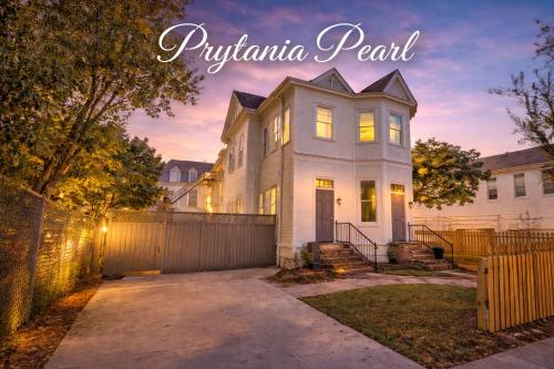 Prytania Pearl - 3 Bedroom 2 Bathroom Home — other in 4136 Prytania Street 2nd floor, New Orleans United States, LA 70115
