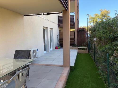 Appartement 65m2 avec Piscine et Rez de jardin 80m2 in Capitou