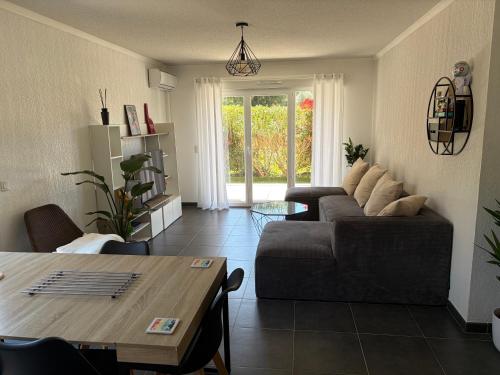Appartement 65m2 avec Piscine et Rez de jardin 80m2 in Capitou