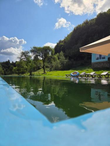 Peldbaseins, Marmaros motel in Irshava