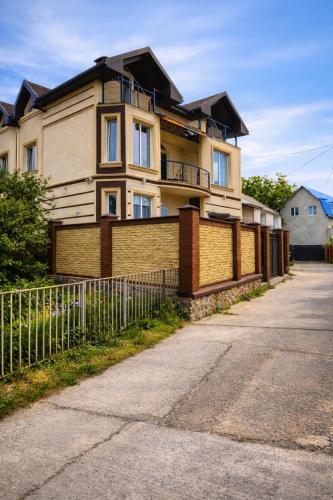 Skyroof Villa Uman in Uman