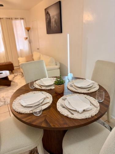 Miami Area Modern Near Sunny Isles Beach in North Miami Beach (Fl)