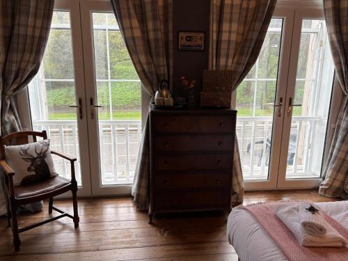 Regal Rooms - image 6