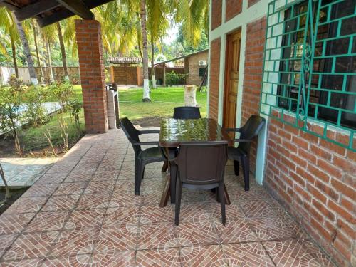 Rancho Chabelita Playa Costa Azul in 아카후틀라
