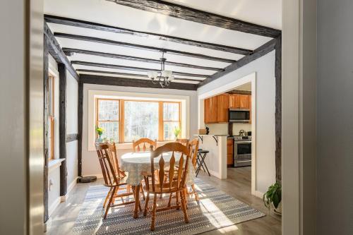 Cozy Every Season Cabin Perfect for Families in Bristol (NH)