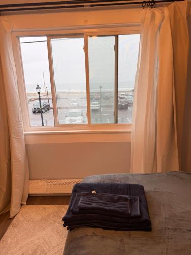 Ocean View Cozy Stay 1 in ฮอล (MA)