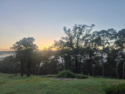 Kookaburra Retreat Tiny Home Sydney Hllls in Hawkesbury Völgy