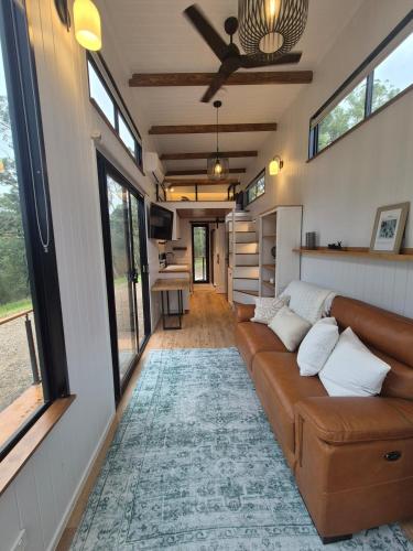 Kookaburra Retreat Tiny Home Sydney Hllls in Hawkesbury Völgy