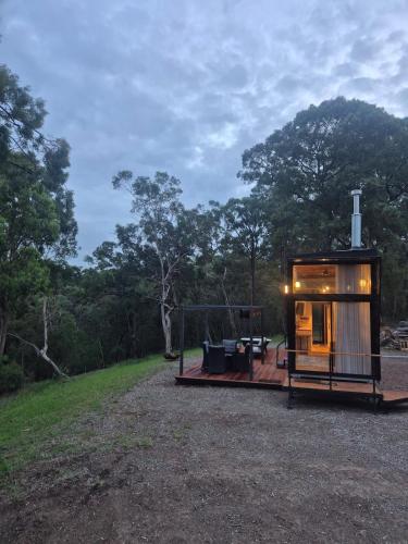 Kookaburra Retreat Tiny Home Sydney Hllls in Hawkesbury Völgy