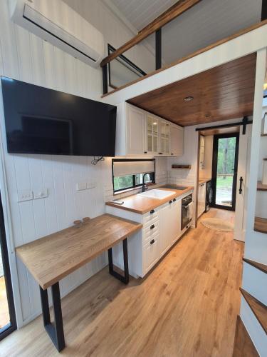 Kookaburra Retreat Tiny Home Sydney Hllls in Hawkesbury Völgy