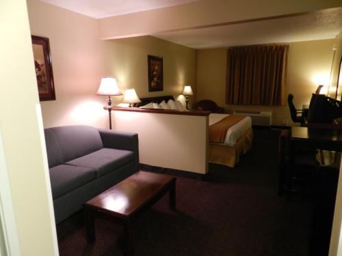 Luxury Inn & Suites Troy