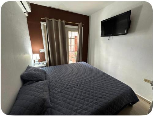 Casa privada con piscina en Lourdes, La Libertad in Victoria