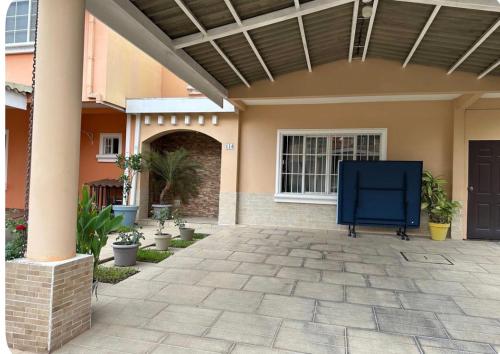 Casa privada con piscina en Lourdes, La Libertad in Victoria