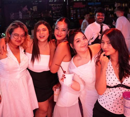 Nomads Bangkok Party Hostel 18-35 Years Old Only - image 9