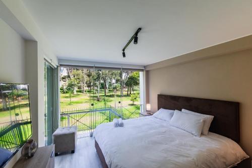 2-BR Apt in the Financial District with park views
