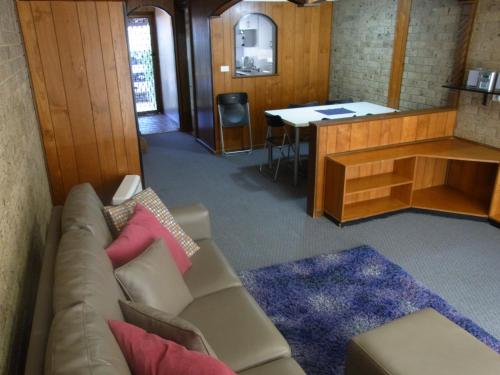 A Furnished Townhouse in Goulburn photo 2