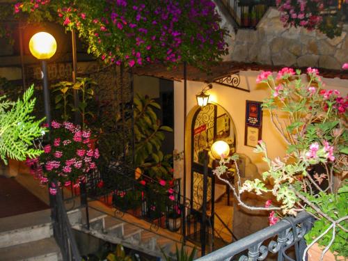 Hotel Condor - image 2