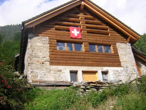 Bellissimo Chalet con vista in Faido, Schweiz