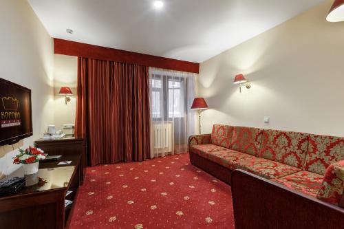 Club Hotel Corona - image 8