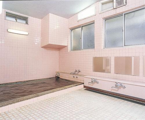 hotel yuvraj hotel yuvraj nr central bus depot station road vadodara india in 390002 luxury hotel 2