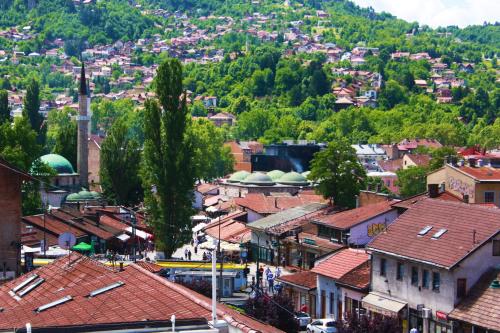 B&B Berr - image 14