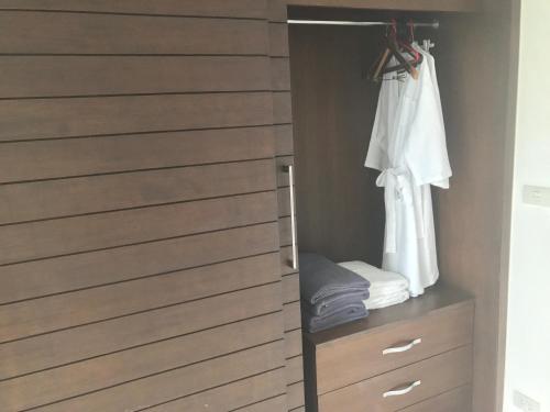 %name 4 BR Villa Aelita B1 ภูเก็ต